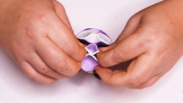 Посмотрите как быстро можно сделать НОВОГОДНЮЮ ИГРУШКУ из фоамирана / Christmas Ornaments DIY смотреть онлайн