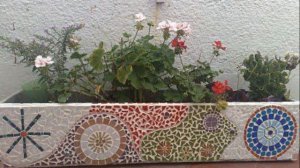 Не торопитесь избавляться от оставшейся плитки или битого кафеля