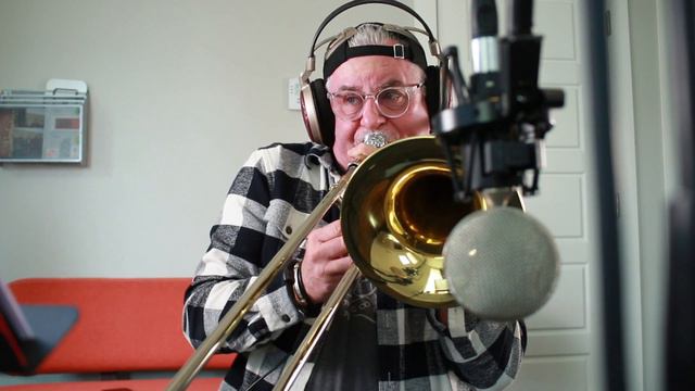 Perdido, 21 Trombone Tribute - Barry Green and Matt Jefferson смотреть онлайн