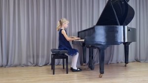 Р. Шуман "Марш", В.Ф. Бах "Менуэт соль-мажор"