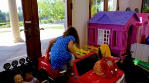 24 часа в Картонной Лодке - Настя и Артем построили огромный картонный корабль