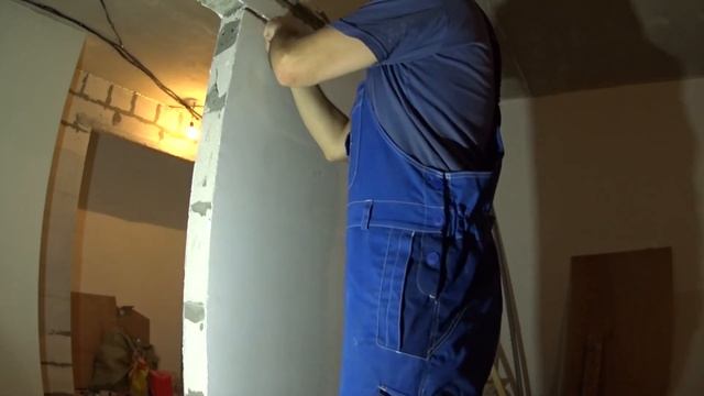 Убираем трещину у проема на перегородке из пеноблоков. смотреть онлайн