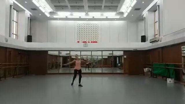 ПОКАЗАЛА ВСЕМ КЛАСС _ Фланкировка шашкой | Работа шашкой | Владение шашкой