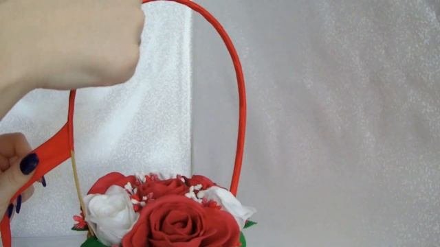 Корзина с розами из фоамирана