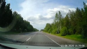 Трасса Псков - Санкт-Петербург. Пара обгонов на вариаторной Весте СВ Кросс.