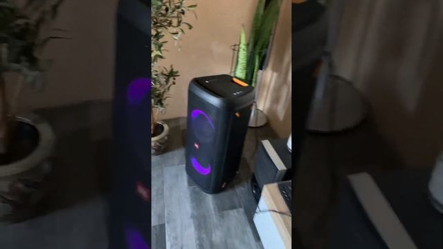 Jbl 300 - отличная портативная колонка