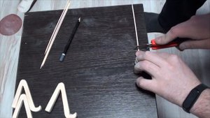 Подставка из фанеры для телефона, планшета своими руками.