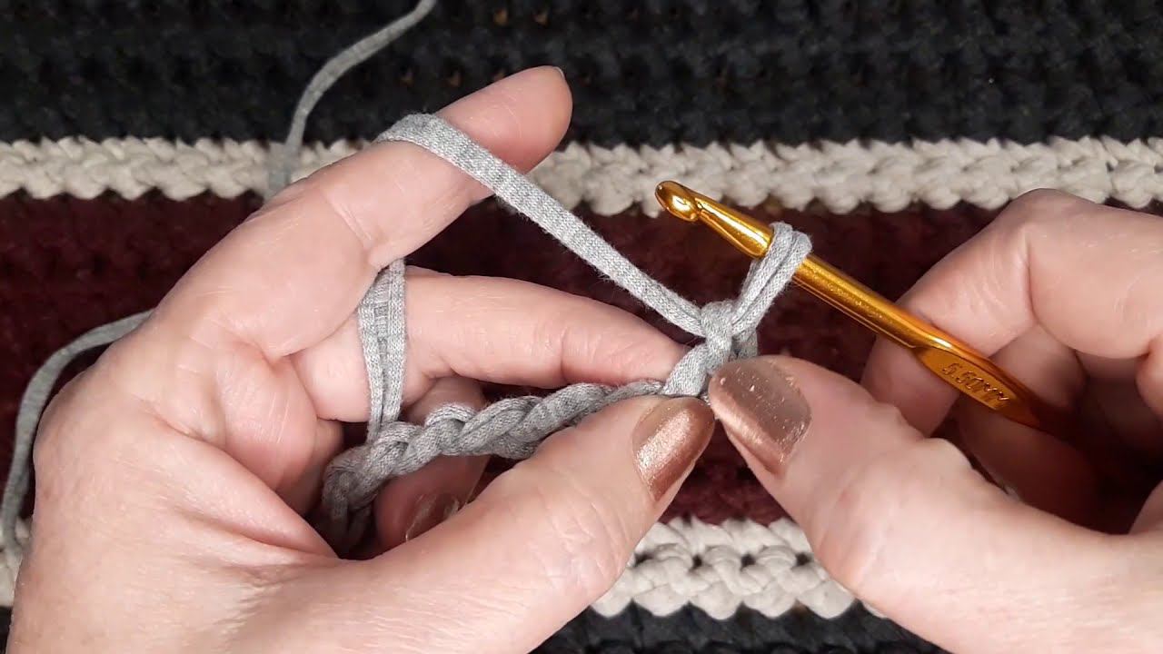 Коврик из трикотажной пряжи просто вяжется, красиво смотрится. Подробный мк для начинающих смотреть онлайн