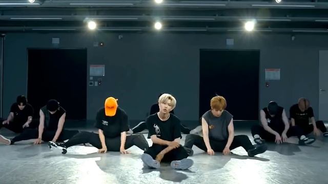 [Stray Kids - God's Menu] dance practice mirrored