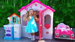 Diana and Roma play with toy horses