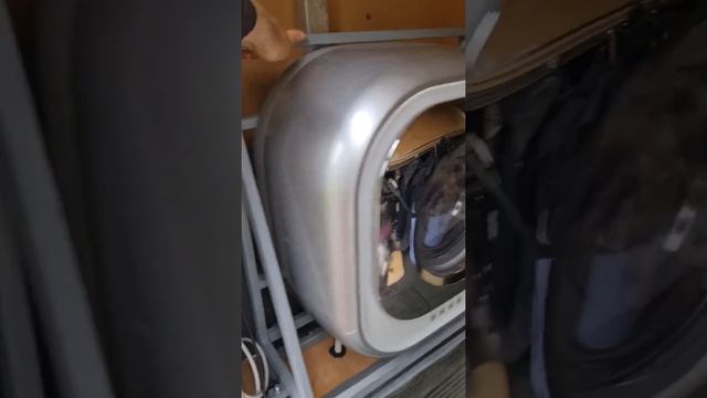 Стиральная машина автомат в новый автодом. Попытка поставить на вибро опоры.