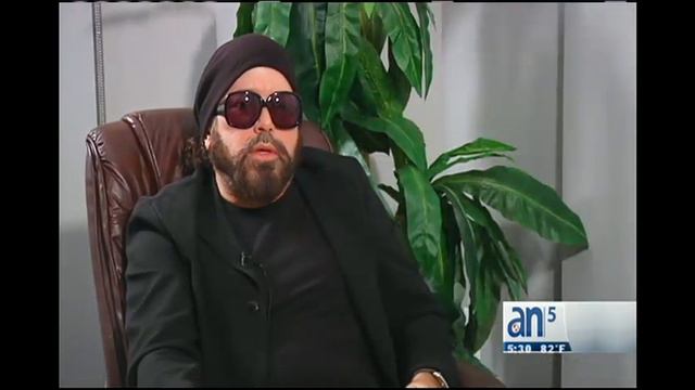 Yossie Galindo conversa con Carlos Varela - América TeVé смотреть онлайн