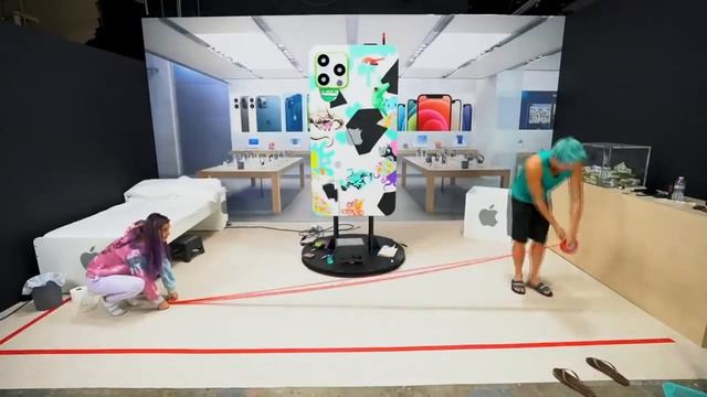 Я ПОТРАТИЛ 50 ЧАСОВ РАЗУКРАШИВАЯ ГИГАНТСКИЙ iPhone 12 | Озвучка Loso Adoins смотреть онлайн