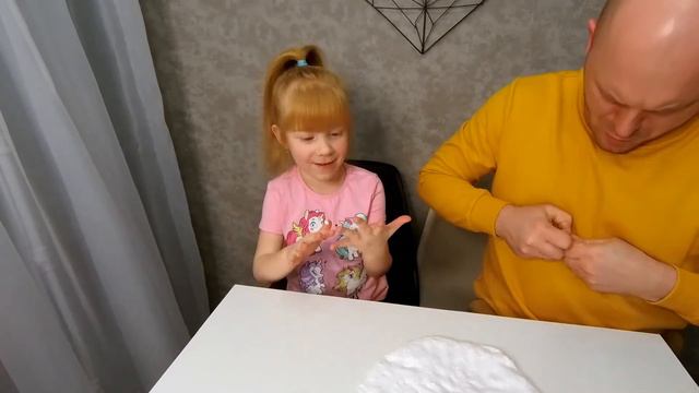 СЛАЙМ СВОИМИ РУКАМИ С ВОЛШЕБНЫМИ БЛЕСТКАМИ(2020)SLIME WITH YOUR OWN HANDS WITH MAGIC SEQUINS(2020)