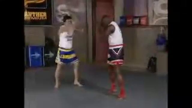 Техника муай тай. Защита от ударов коленями. смотреть онлайн