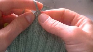 ДВОЙНАЯ ТЕПЛАЯ ШАПКА С ОТВОРОТОМ С КРАСИВОЙ  МАКУШКОЙ!ШАПКА ИЗ ПРЯЖИ ПУХ НОРКИ РЕЗИНКОЙ 3*2 СПИЦАМИ