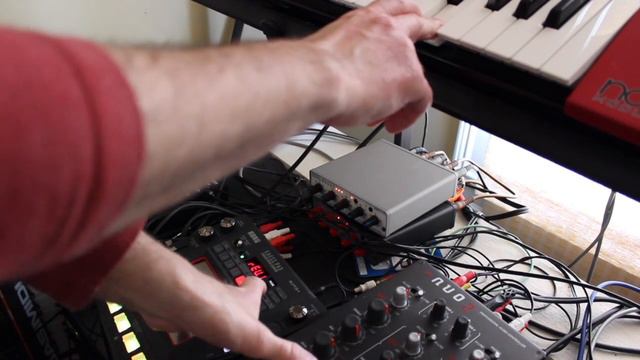Elektron A4 house chords and whatnot... смотреть онлайн