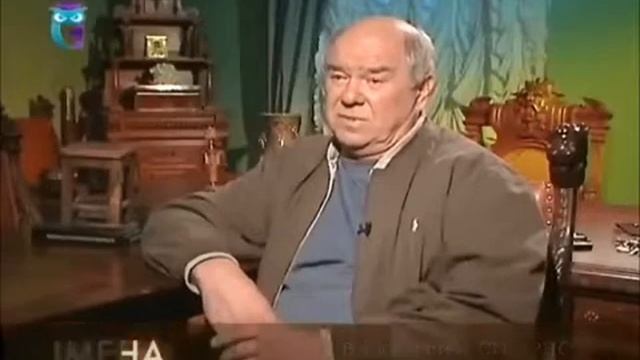 Валентин Смирнов, директор Музея мебели, занимается реставрацией старинных шедевров