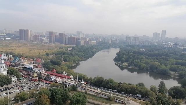 Звон колоколов над утренней Москвой