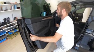 Как снять карточку двери на Tesla Model Y? Простота и практичность!