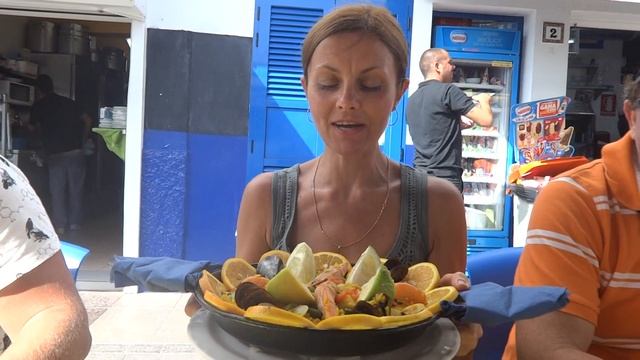 Классическая испанская паэлья с морепродуктами!