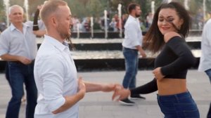 BACHATA FLASHMOB 2019 | Fuerte
