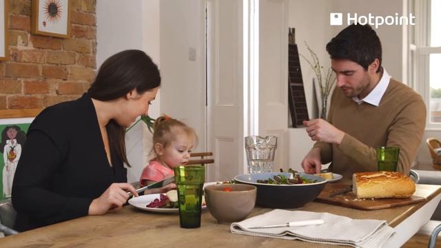 Hotpoint RZAAV22K.1 Undercounter Freezer смотреть онлайн