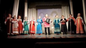 На печке сижу