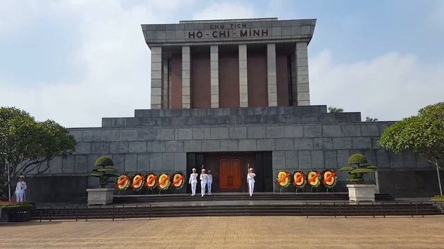 Мавзолей Хошимина. Смена Караула. Вьетнам Ханой. смотреть онлайн