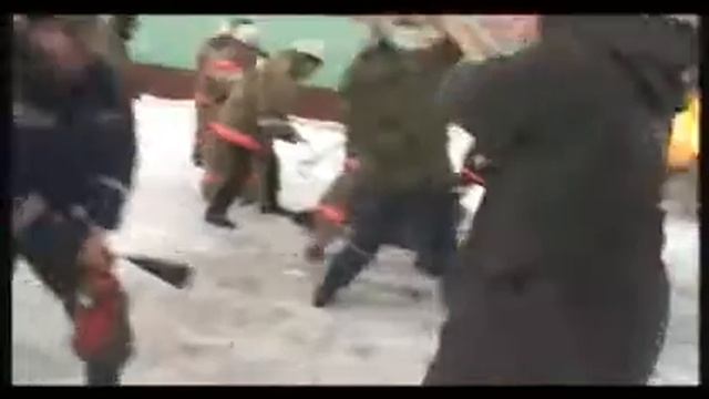 Драка сварщиков с пожарниками смотреть онлайн