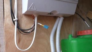 Содержание кур зимой. Обогрев и освещение курятника зимой.