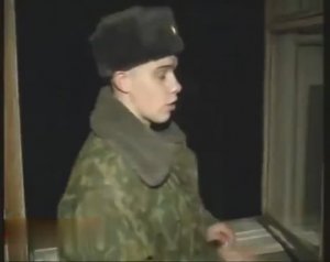 Солдат снимает кота с дерева (зато я спас кота) (uu)