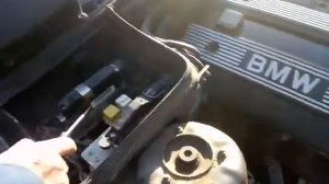 BMW e34 2.0б  троит двигатель