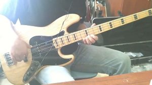 Deluxe Jazz Bass IV (Swamp ash-maple), Boss Gt-10B