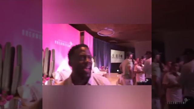 You cant take #kevinhart no where 😂 he hop on stage with Usher.. Nick Cannon surprises him