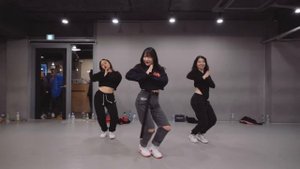 Bon Bon Chocolat - EVERGLOW / Lia Kim X Minny Park Choreography with EVERGLOW