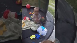 ДОКТОР ЛАДА СПЕШИТ НА ПОМОЩЬ. ДЕТИ ИГРАЮТ НА УЛИЦЕ. ИГРАЕМ В ДОКТОРА.
