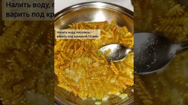 Рецепт - жареные макароны с брокколи и сыром