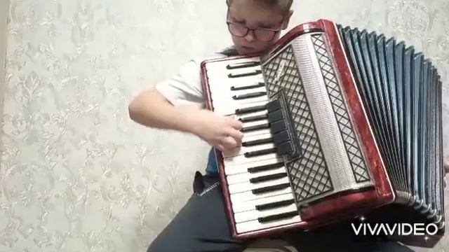 Играю я на горку шла на аккордеоне. смотреть онлайн