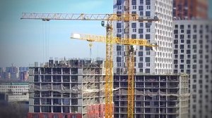 Солнечный день. Стройка. Башенный кран POTAIN | ЖК Перовское 2