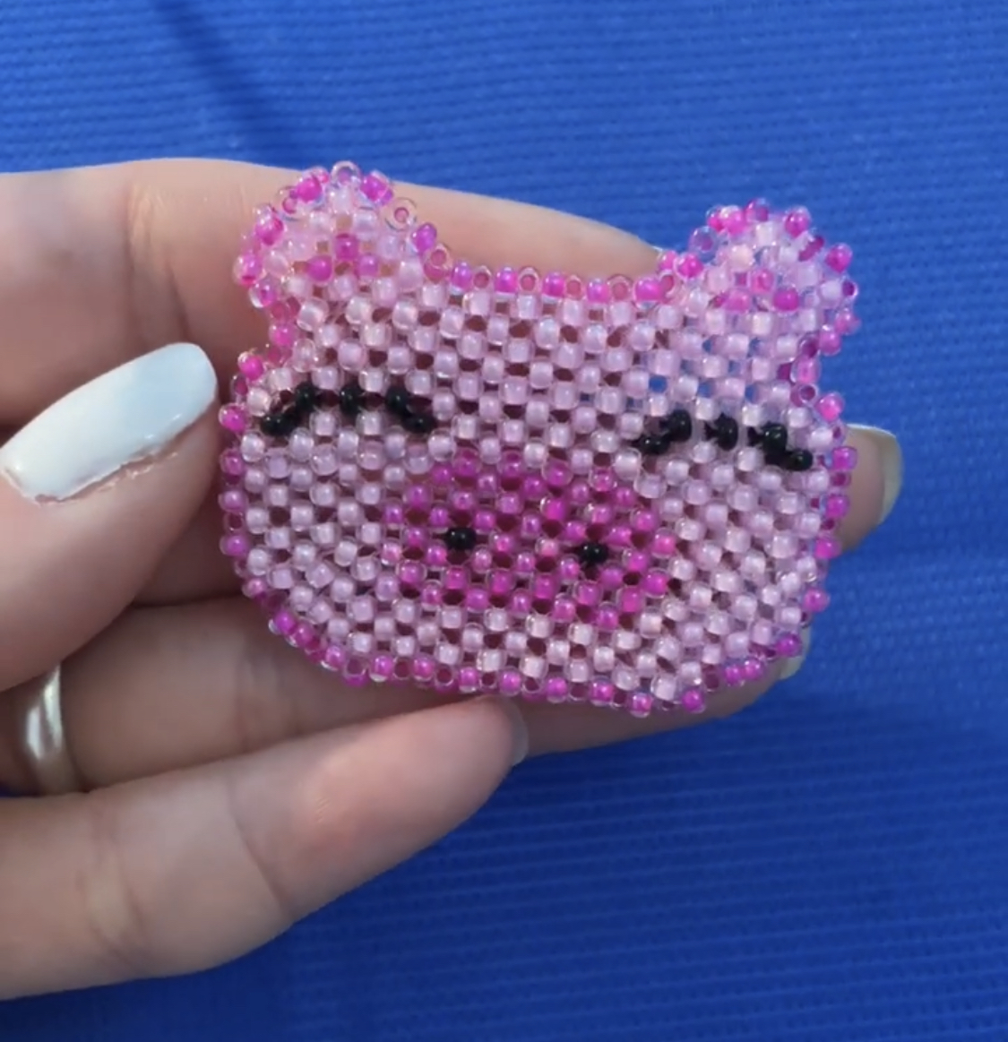 Свинка из бисера Фигурка в технике крестик смотреть онлайн