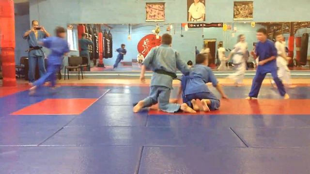 Разминка(Игра ''Собака'') Часть1 смотреть онлайн