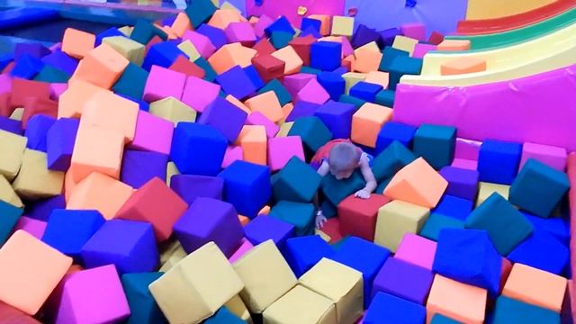 Царь на батутах в развлекательном центре. Развлечения для детей. Батуты и горки. Фишки от Лешки. смотреть онлайн