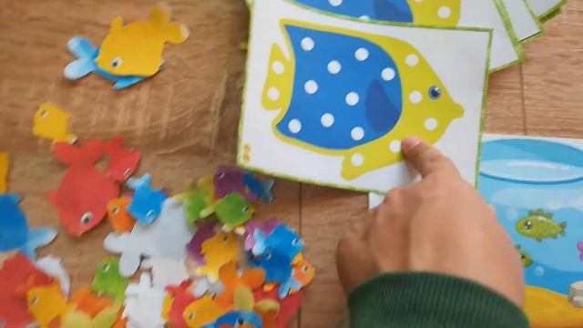 ЗАНЯТИЯ ДЛЯ ДЕТЕЙ 2-3 годика? Игры с крупами??Аппликация рыбки для малышей смотреть онлайн