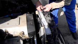 замена радиатора на мерседес 124 е 280