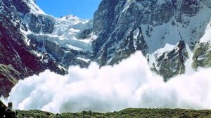 СНЕЖНЫЕ ЛАВИНЫ