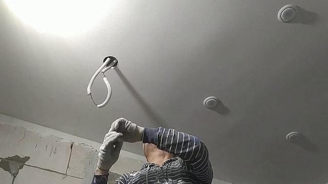 Установка светильников в ванной комнате смотреть онлайн