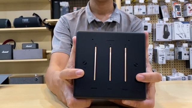 Unboxing | Marshall Uxbridge Voice смотреть онлайн