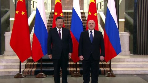 В Доме правительства проходят переговоры Си Цзиньпина и Михаила Мишустина