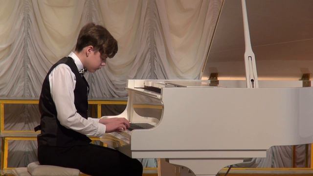 М Мошковский Этюд ор 18 № 3 и Й Гайдн Соната G dur op 27 смотреть онлайн